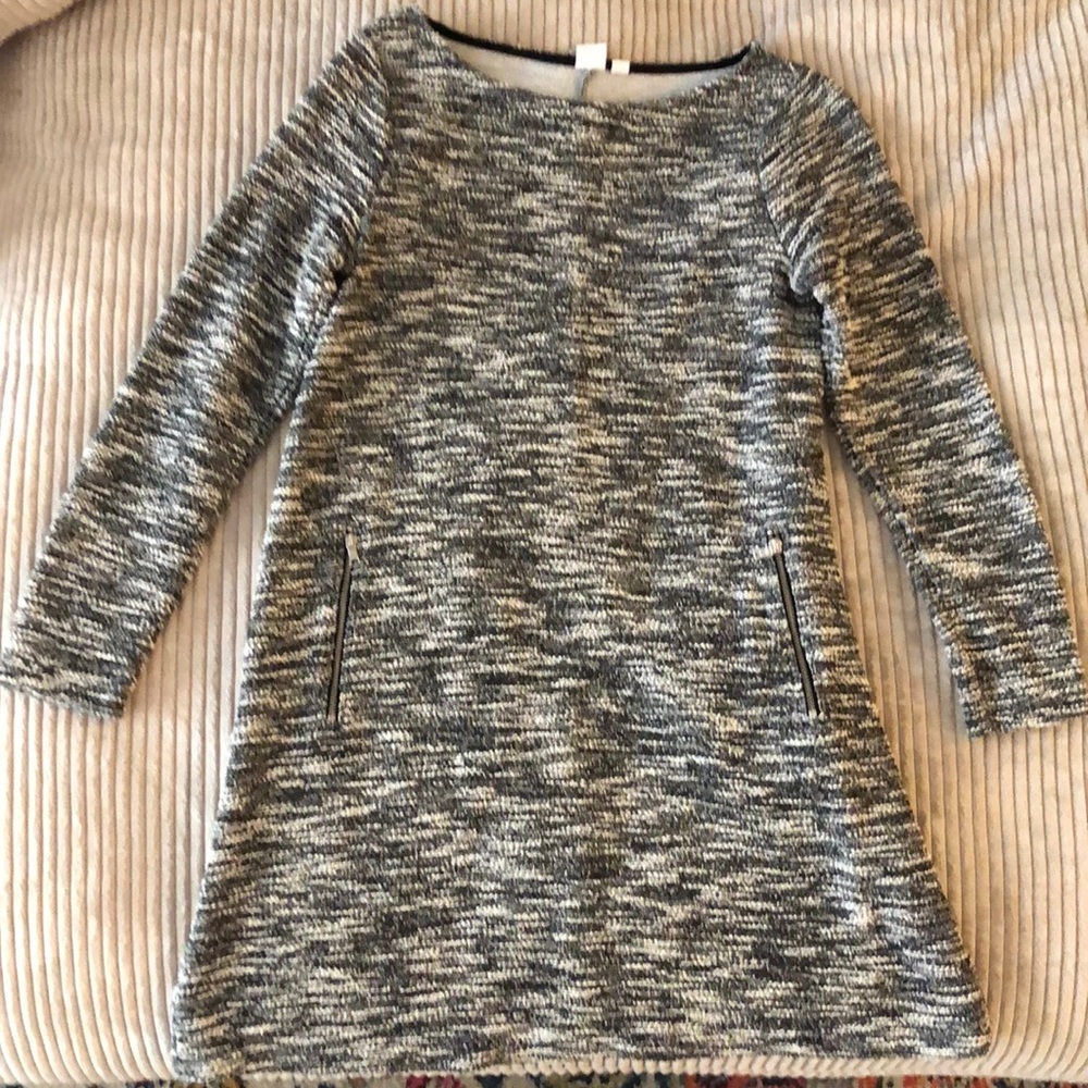 Sweater dress with pockets